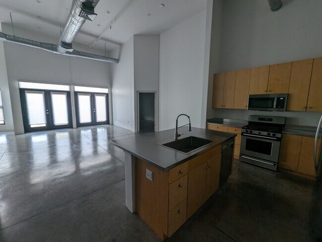 Building Photo - Artisan Lofts Stunner