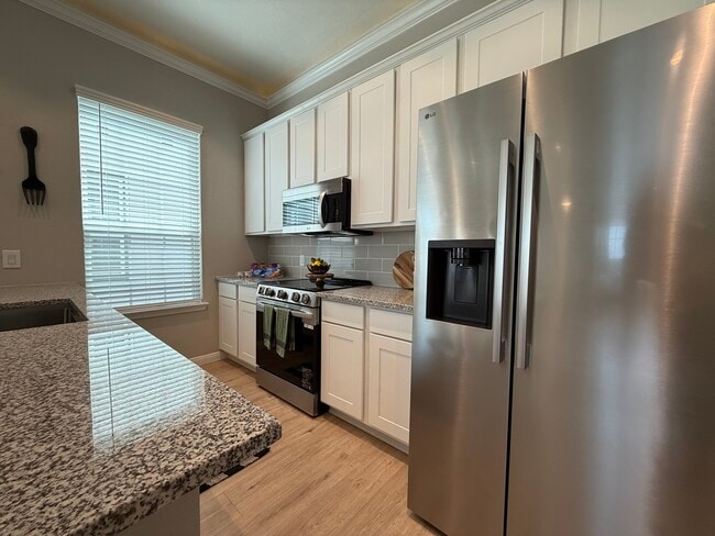 Building Photo - 3144 Gorge Way