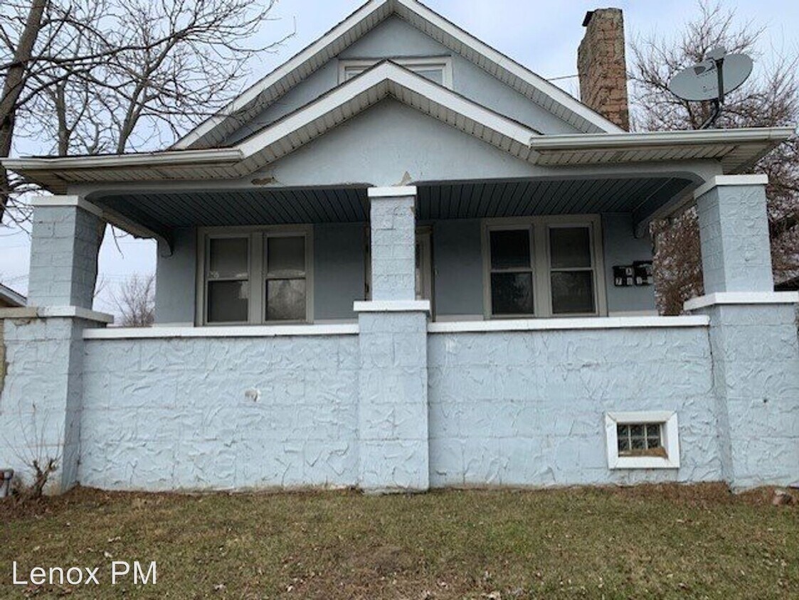 7615 Yacht Ave, Warren, MI 48091 Apartment for Rent in Warren, MI