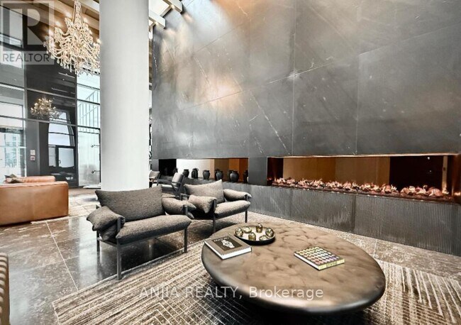 Photo du bâtiment - 8 Interchange Wy