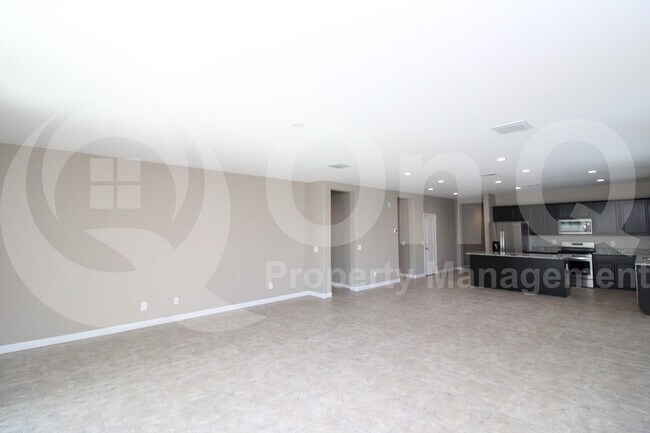 Foto del edificio - 37703 W San Ildefanso Ave