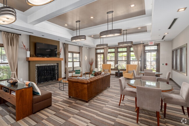 Interior Photo - Palmer View