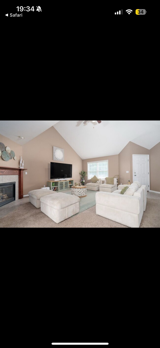 Living Room - 510 Beechwood Ct