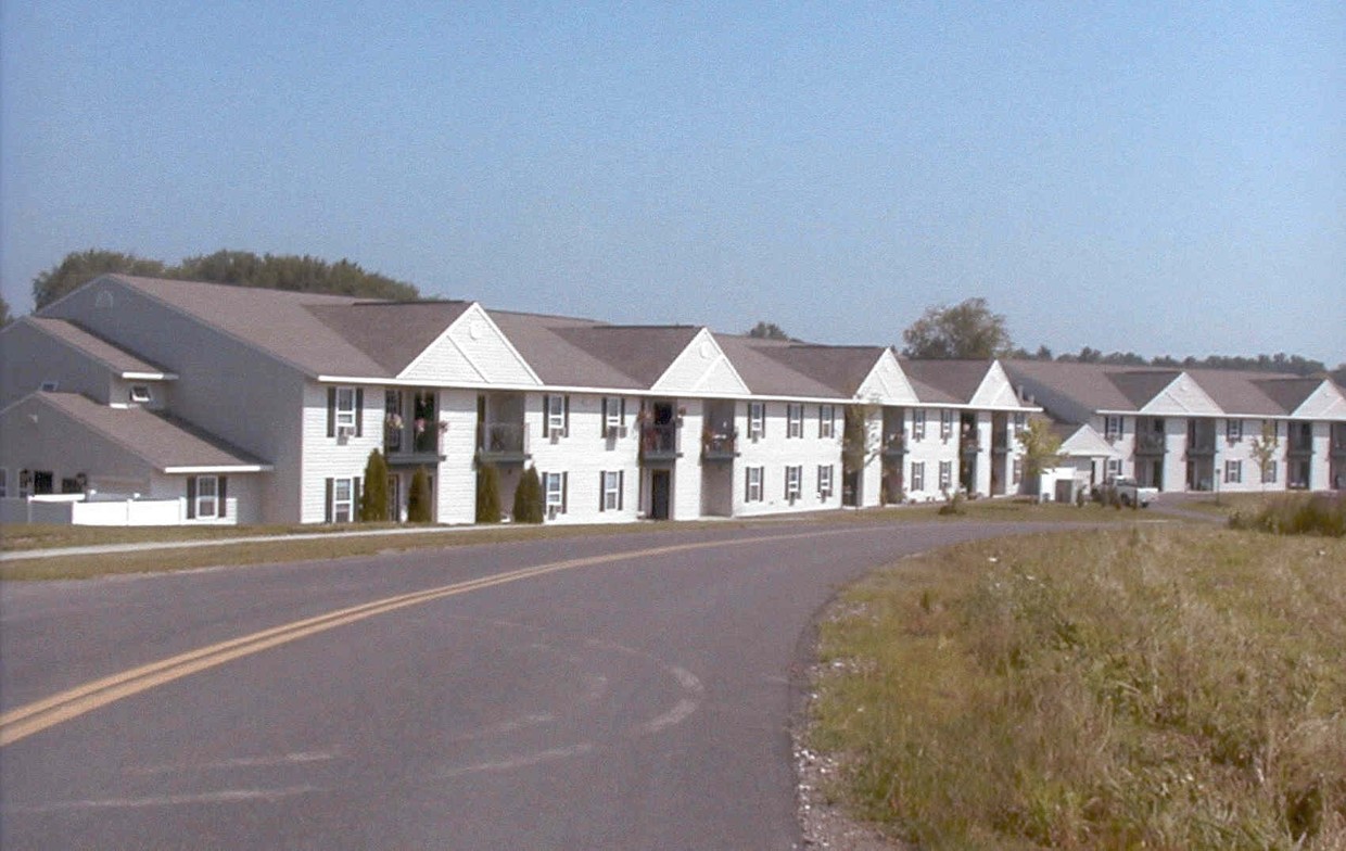 Primary Photo - Schuyler Crossing Apartments