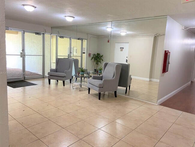 Foto del edificio - 7300 NW 17th St