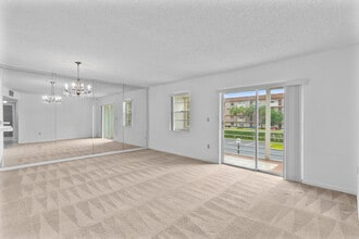 Building Photo - 4980 E Sabal Palm Blvd
