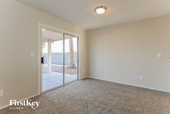 Foto del edificio - 5576 Summer Joy St
