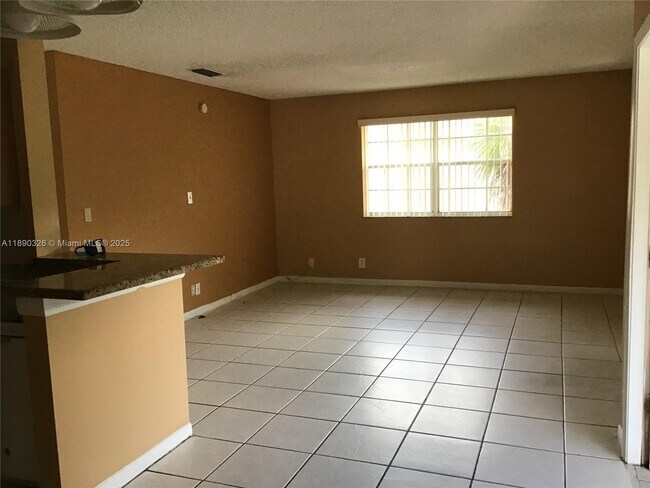 Foto del edificio - 11502 NW 43rd St