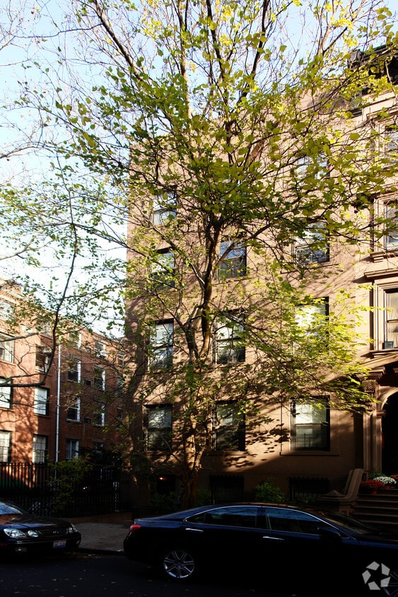 Building Photo - 33 Remsen St
