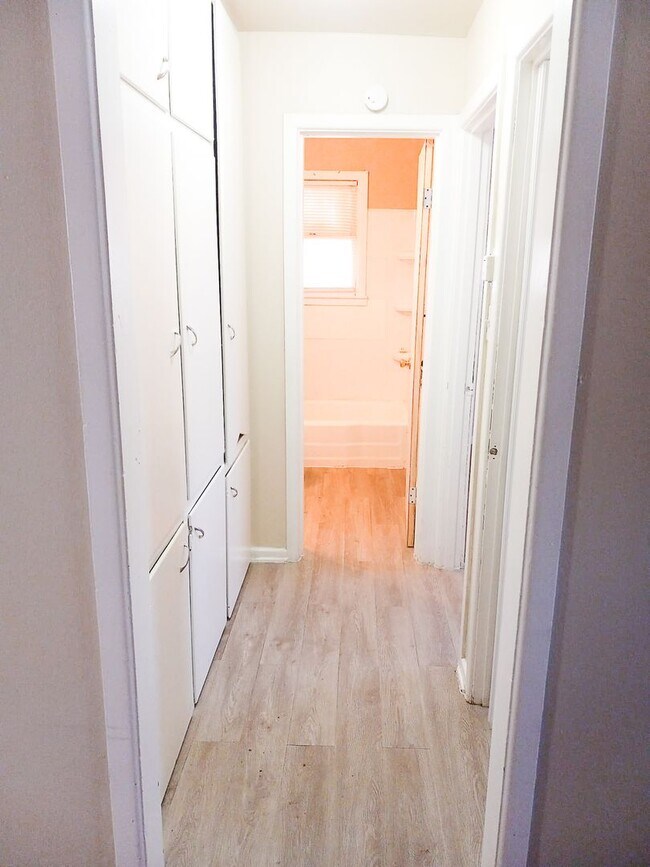 Foto del edificio - $0 First Month's Rent / $0 Deposit at Move-in