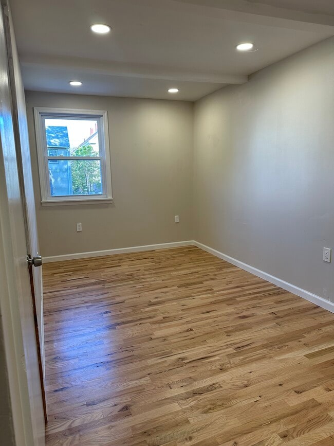 Building Photo - 15 Summer St