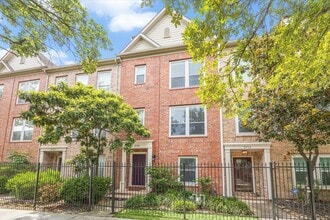 Building Photo - 2718 Crawford St