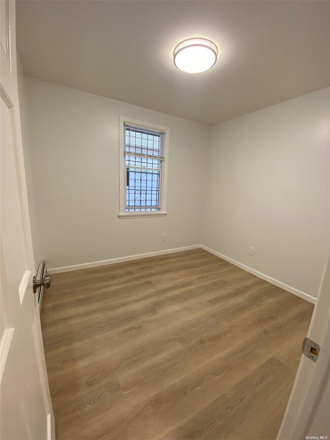 Building Photo - 136-24 Carlton Pl