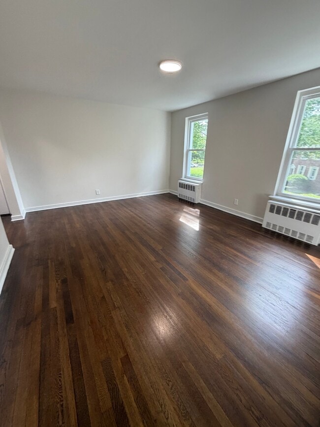 Building Photo - 676 Park Ave