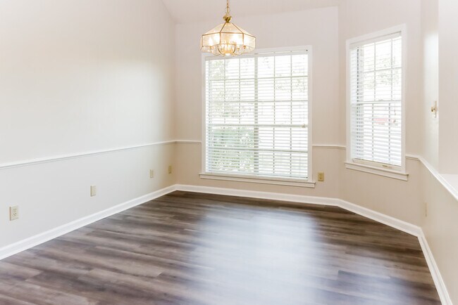 Foto del edificio - 7104 Fair Oaks Ct