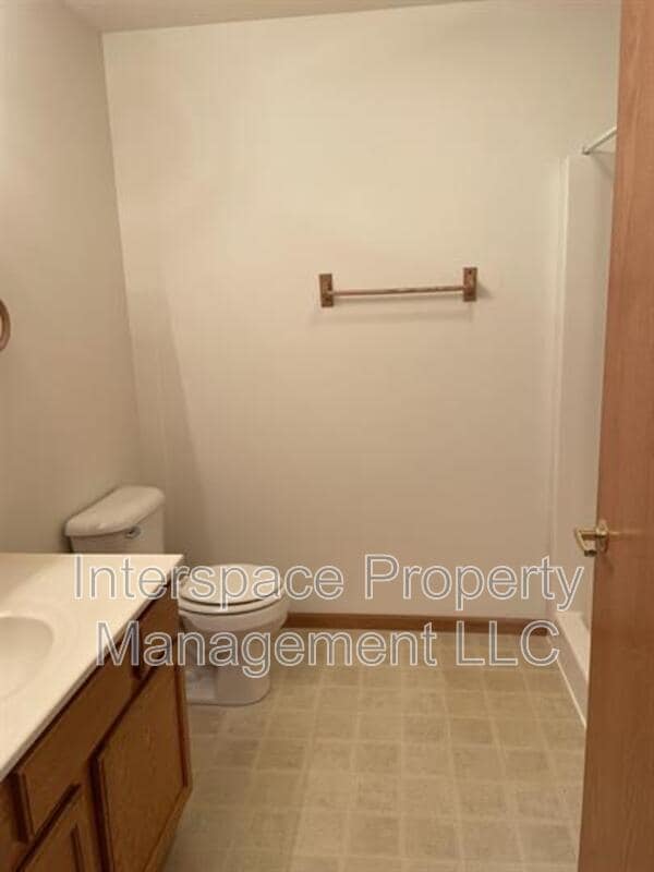 Building Photo - 160 Liberty Ln