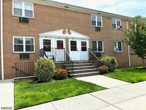 Building Photo - 725 Joralemon St