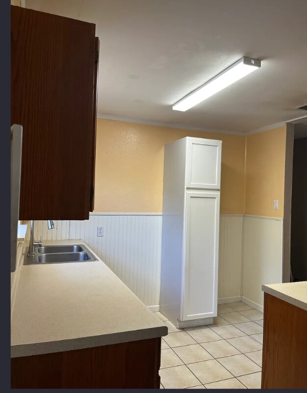 Building Photo - 123 Rene Ave