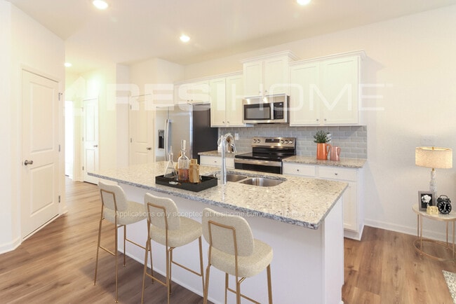 Foto del edificio - 679 Louis Ln