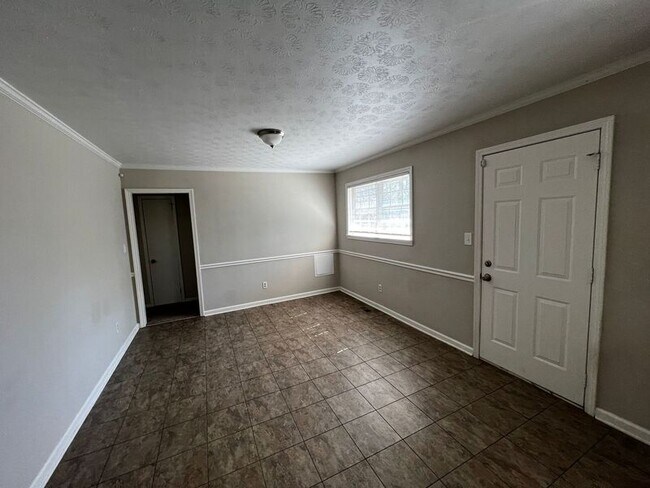 Foto del edificio - 2465 Watson Rd