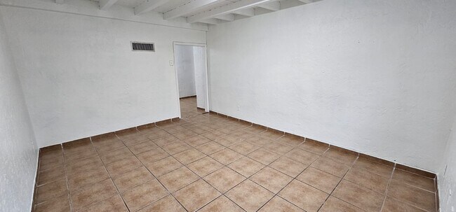 Building Photo - 5937 Taft St