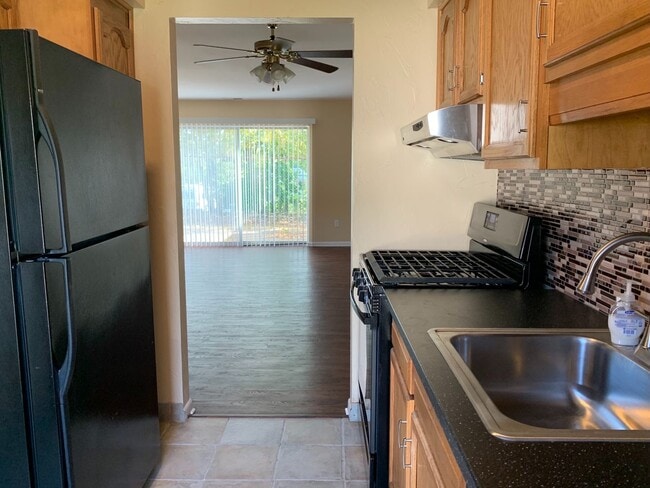 Building Photo - Moon Township - 2 Bedroom, 1.5 Bath Townhouse in Fox Hollow (Includes all utilities except electric)