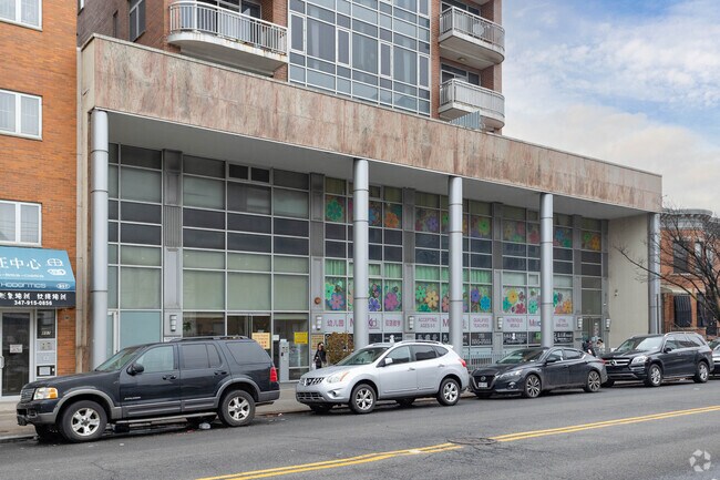 Foto del edificio - The Forum Condominium