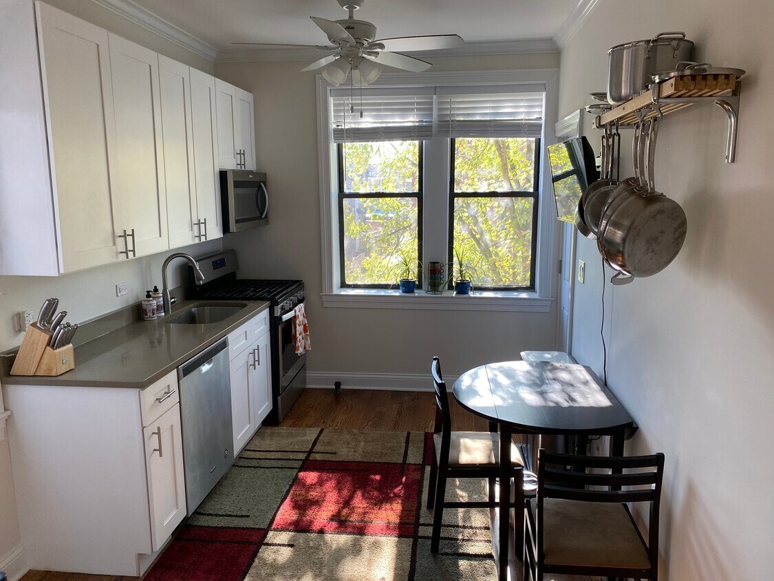 Foto principal - 6945 N Ashland Blvd