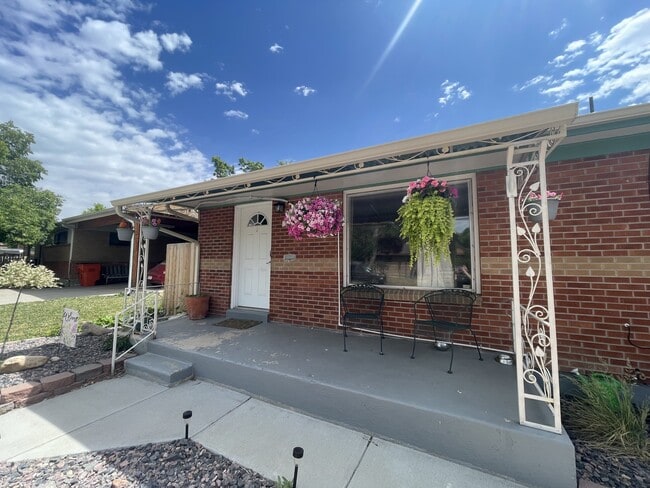 Building Photo - 7100 Avrum Dr