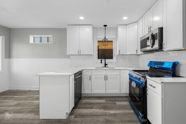 Foto del edificio - 6330 W 64th Pl