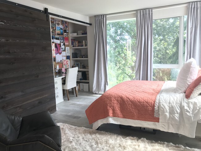 Master bedroom - window view to park - 418 19th Ave E