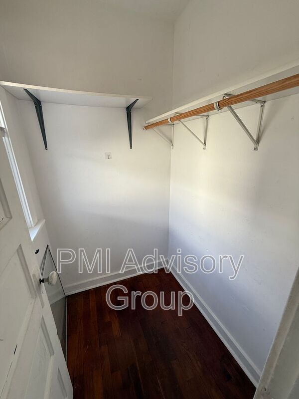 Building Photo - 1236 SW Jewell Ave