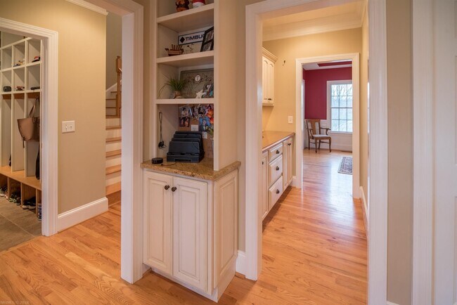 Foto del edificio - 2229 Birchleaf Ln