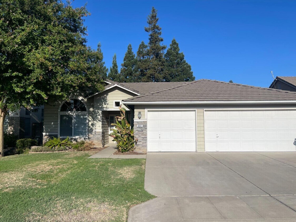 Primary Photo - 8851 N Sierra Vista Ave