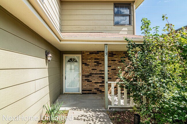 Foto del edificio - 3 br, 1.5 bath House - 113 Commanche Ct.