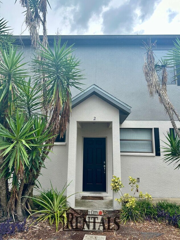 Foto principal - 3/2.5 RARE TOWNHOME NEW PAINT & CARPET