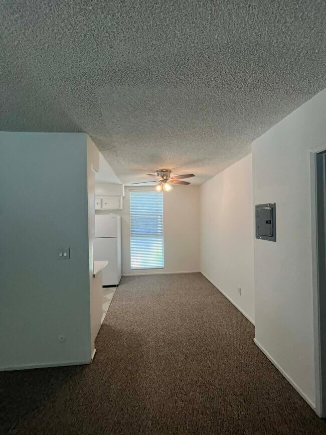 Foto del edificio - 522 N Sweetzer Ave