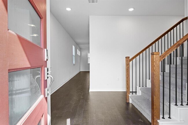 Foto del edificio - 15604 Ellinger Dr