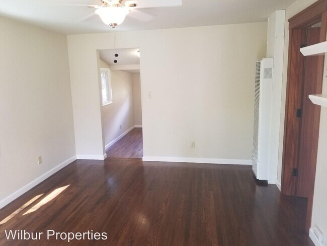 Building Photo - 686-690 Matadero Ave