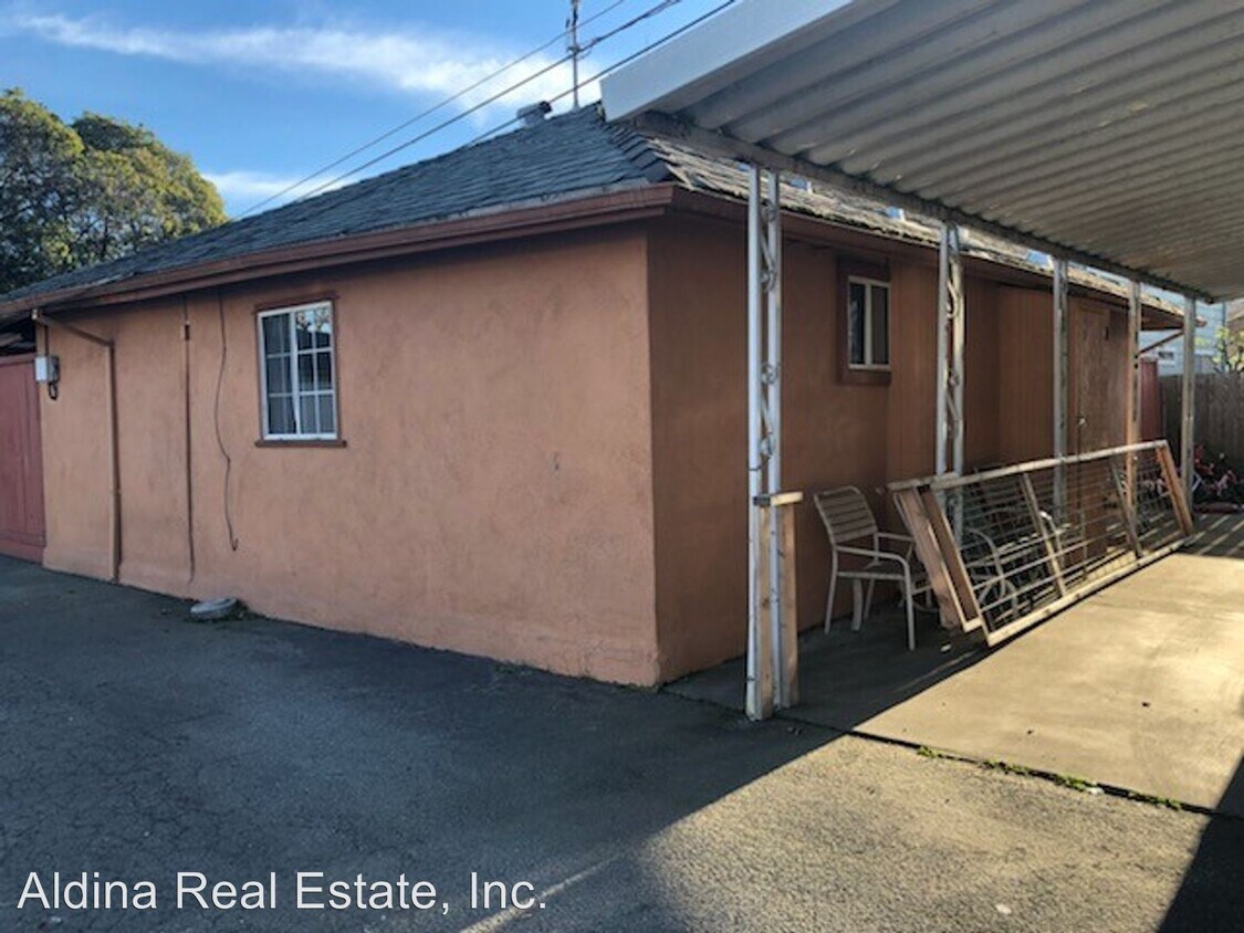 3 br, 1 bath House 145A W. Beach St. House Rental in Watsonville