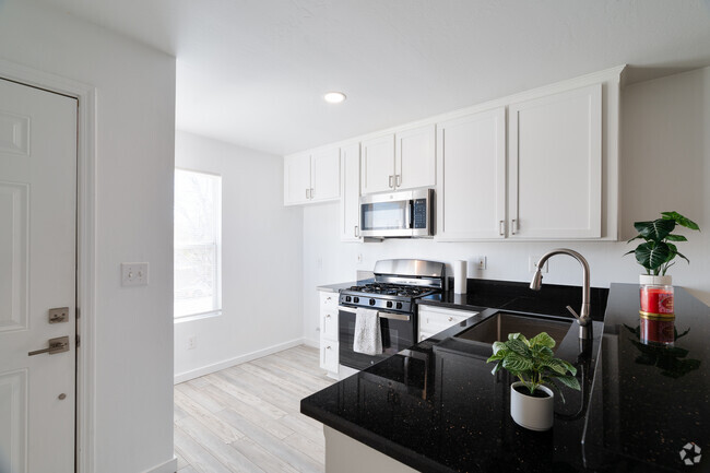 1 BR, 1 BA - 450 SF - Kitchen - G Street Apartments