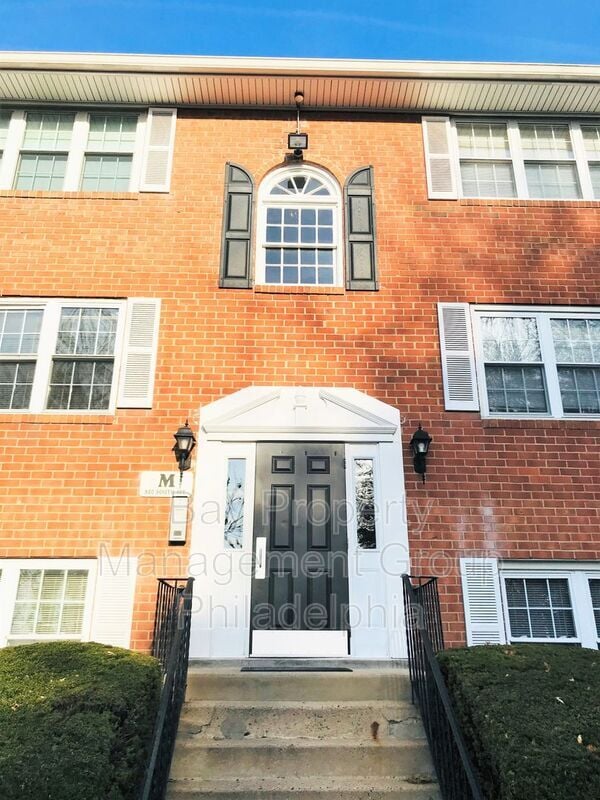 Primary Photo - 820 South Ave