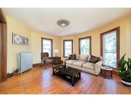 Foto del edificio - 67 Spring Park Ave