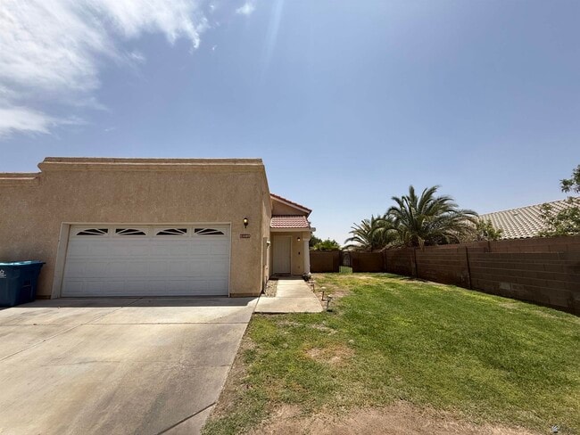 Building Photo - 11807 Calle Del Cid