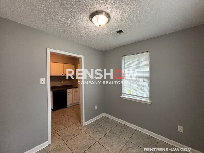 Building Photo - 3000 Elbert Cove