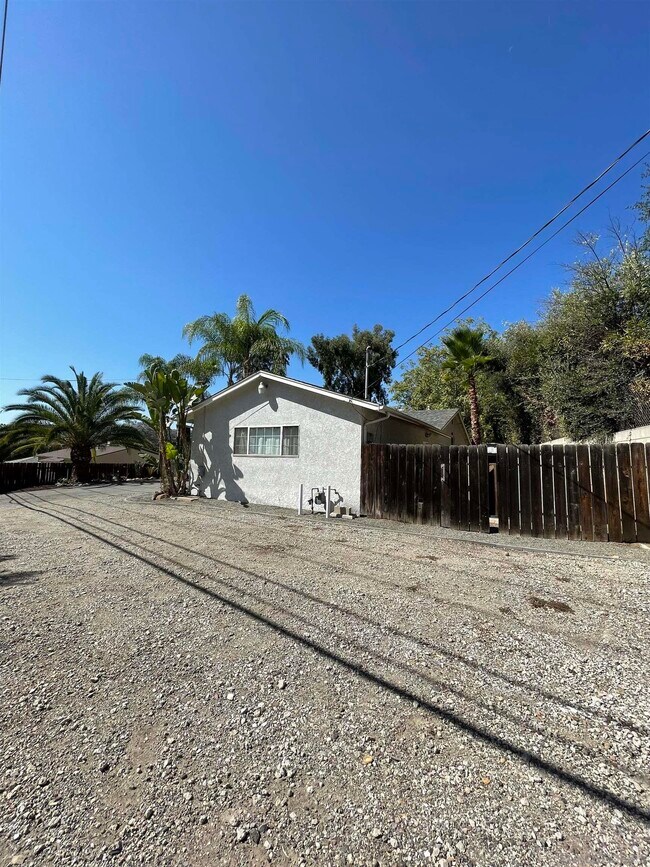 Building Photo - 9626 Prospect Ave
