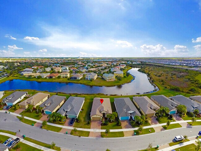 Building Photo - 11289 SW Lake Park Dr