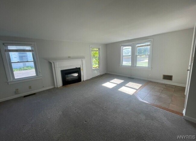 Foto del edificio - 4289 Harris Hill Rd