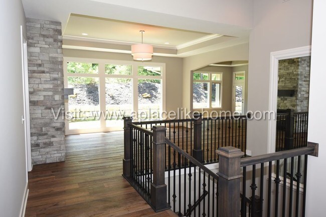 Building Photo - 6745 Longview Road Shawnee KS 66218