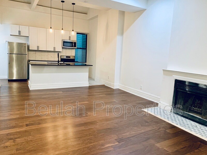 Primary Photo - 1625 Carroll St